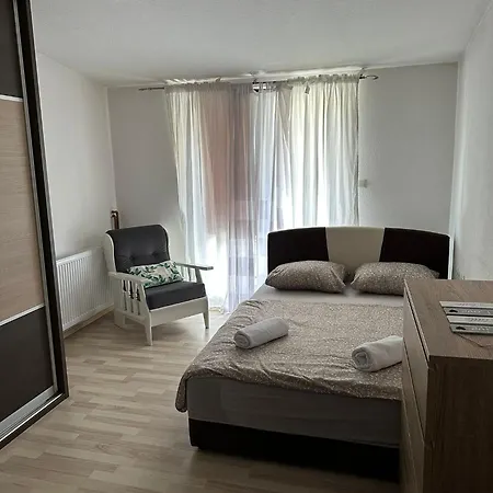 Mina Villa